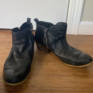Leather Lucky Brand booties